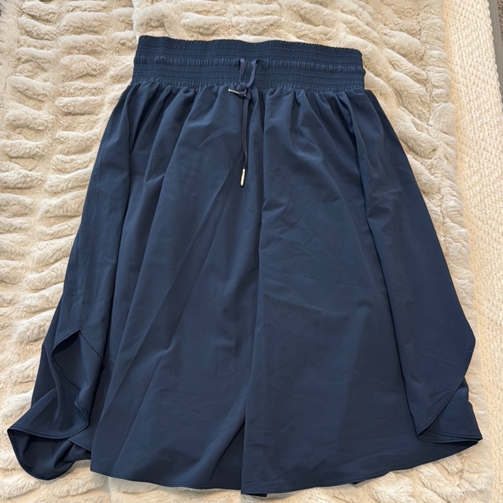 Lululemon Womeny Elegant Navy Blue Women's Skirt 6